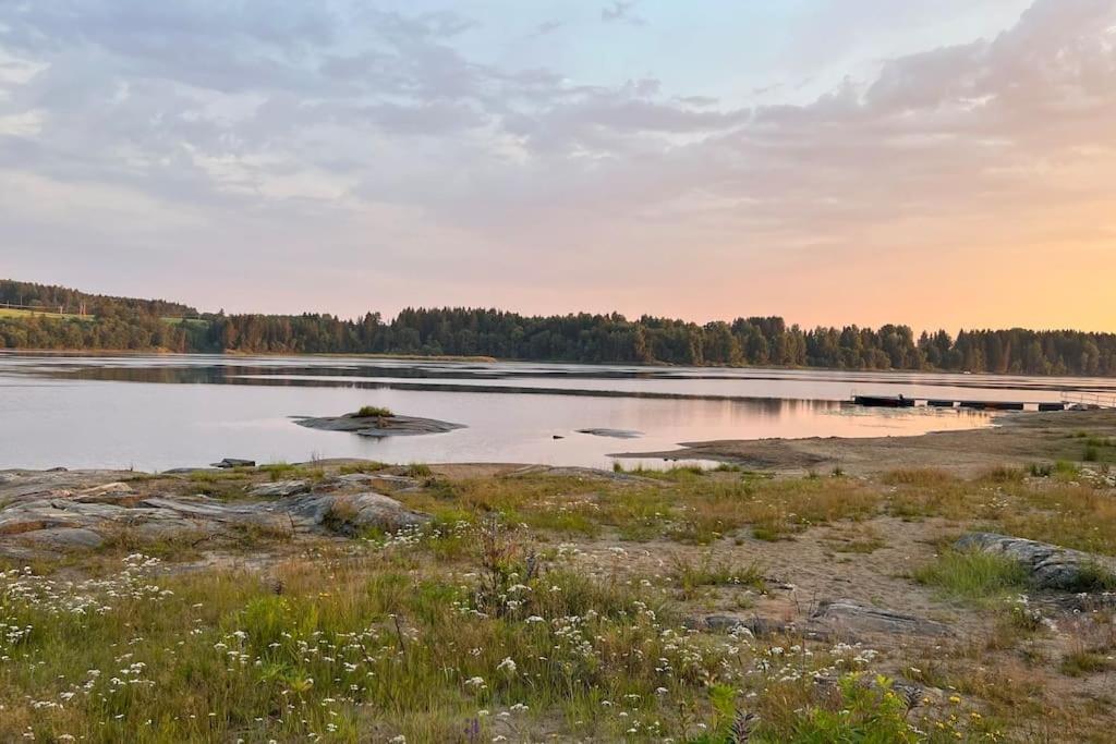 Attraktiv & Smart Funkishytte Pa Nes Strandhager. Årnes Eksteriør bilde